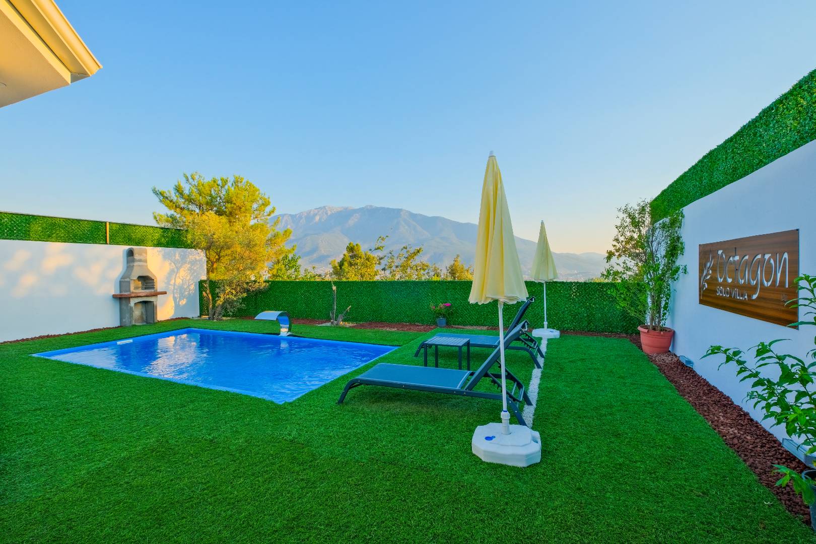 Fethiye'de Muhteşem Tasarımlı, Özel Havuz ve Jakuzili Kiralık Villa - AWZ221