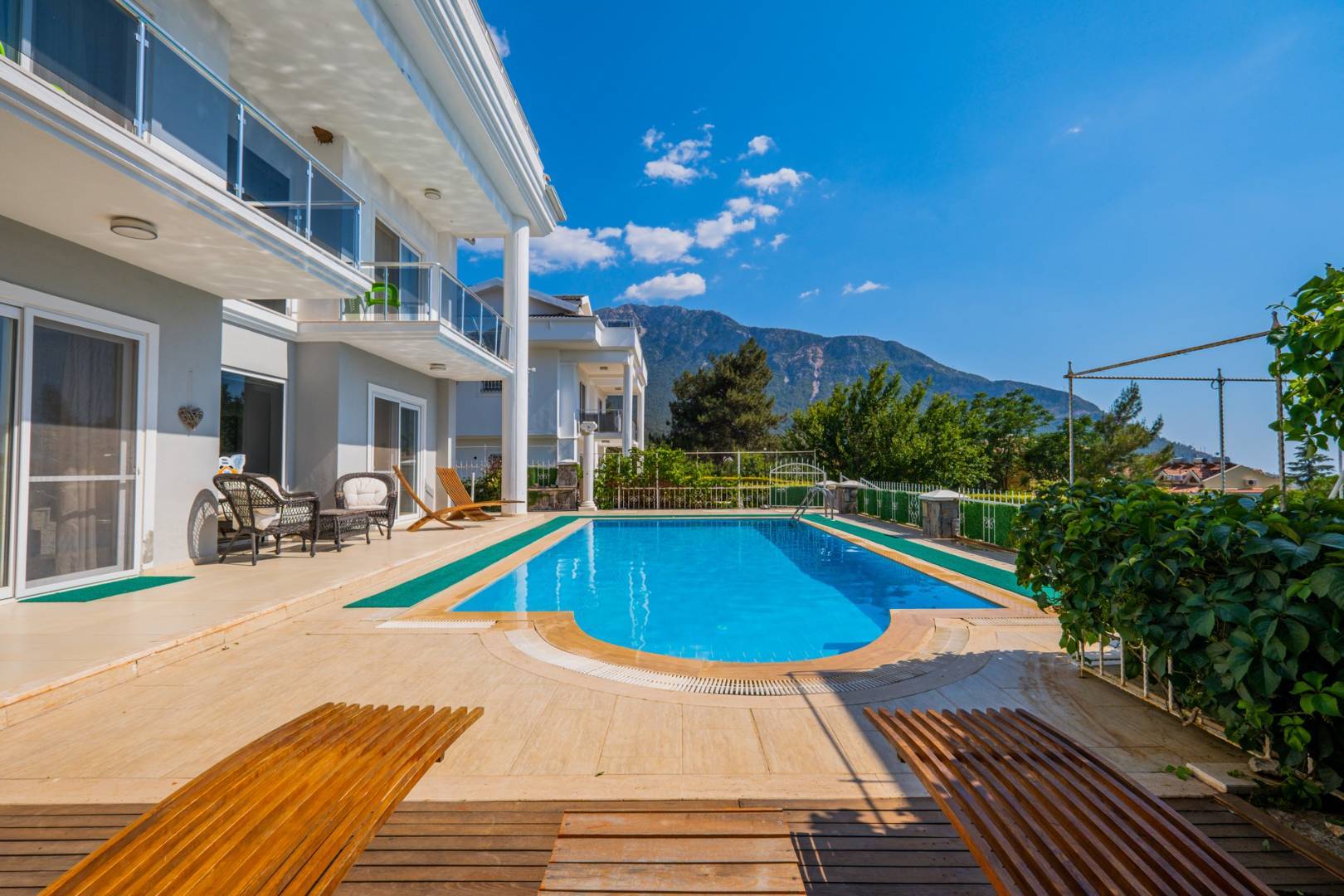 Fethiye Ovacık'ta Muhteşem Doğa Manzaralı, Özel Havuzlu, Modern Villa - AWZ203