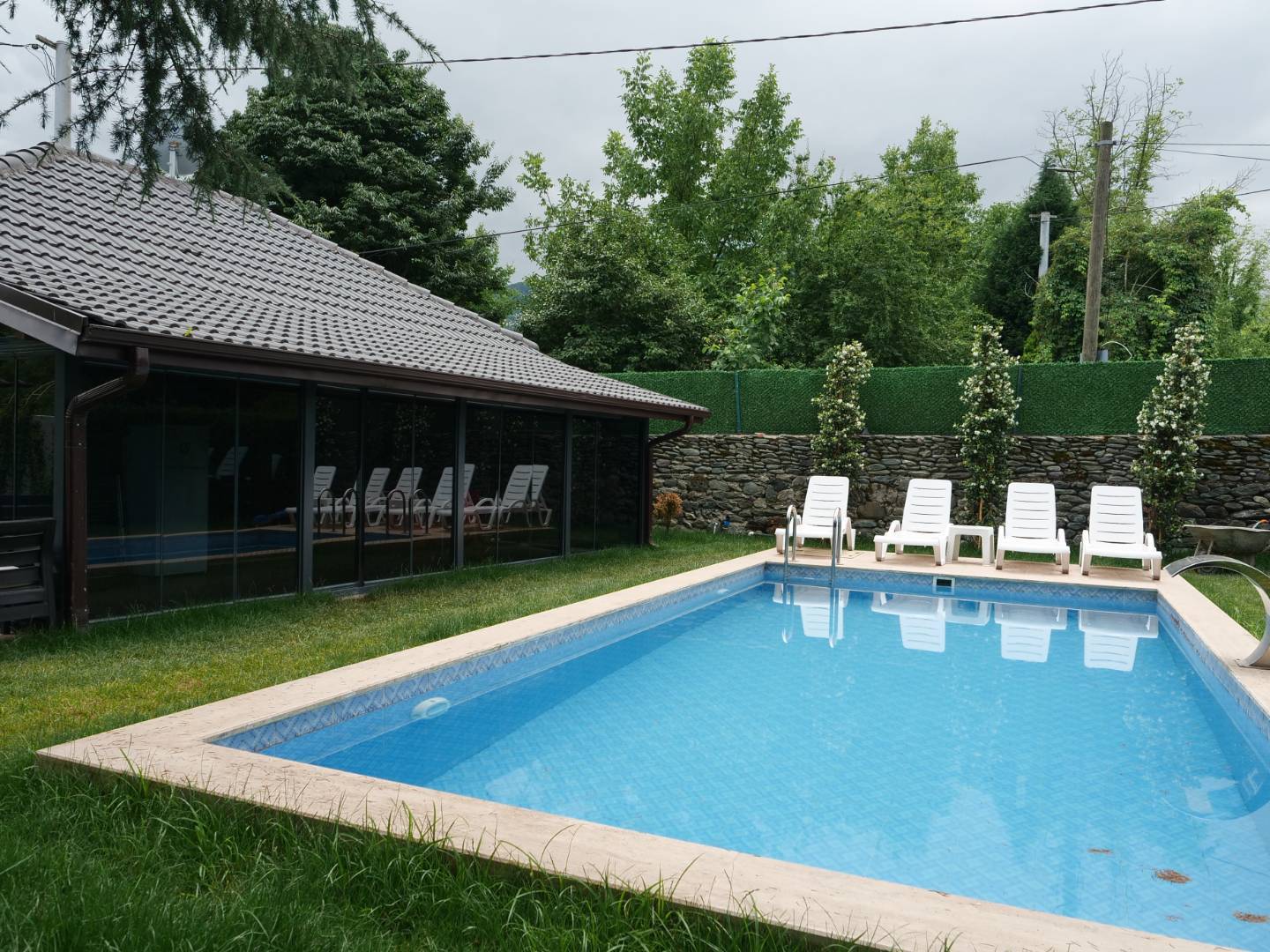 Sapanca'da Yemyeşil Geniş Bahçeli, Korunaklı ve Özel Havuzlu, 2+1 Villa - AWZ 535
